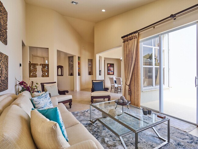 Building Photo - 8282 Spyglass Dr