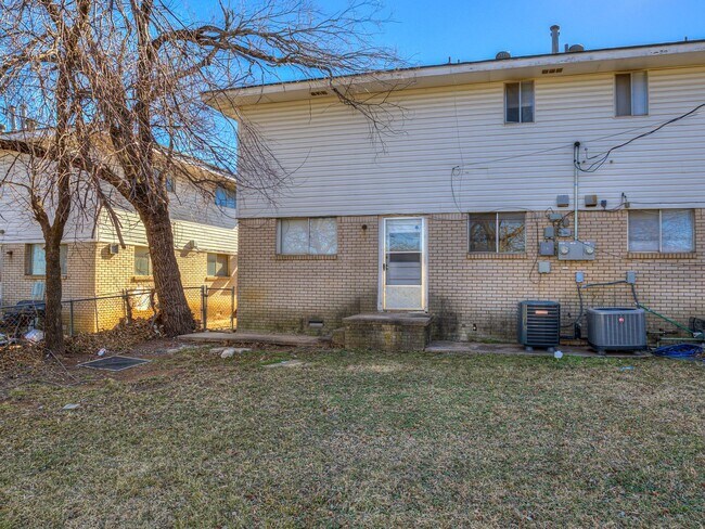Building Photo - Updated in NE OKC for rent! Minutes to Broadway Extension/235 and Downtown!