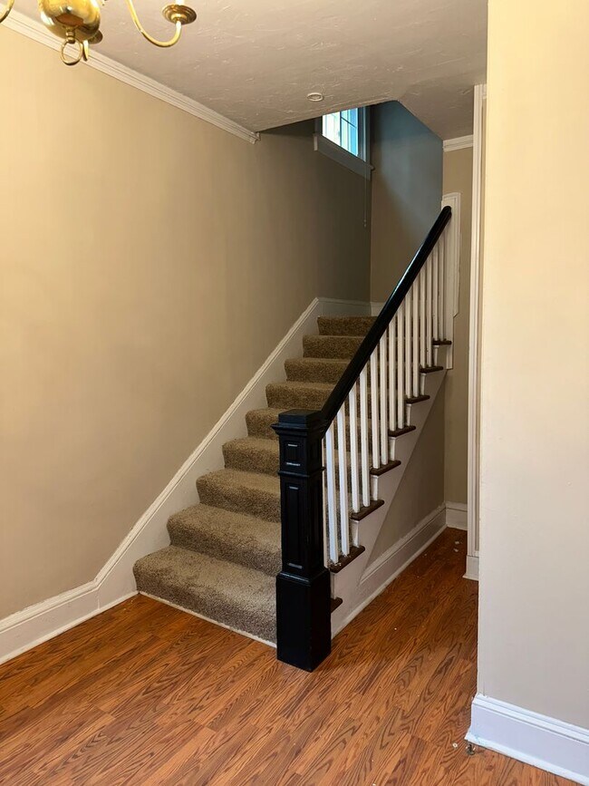 Building Photo - 119 Lee Avenue