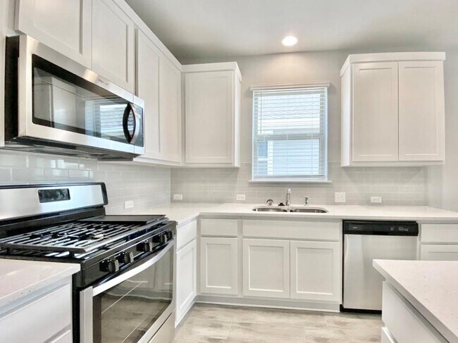 Building Photo - 2420 Pecan Island Dr