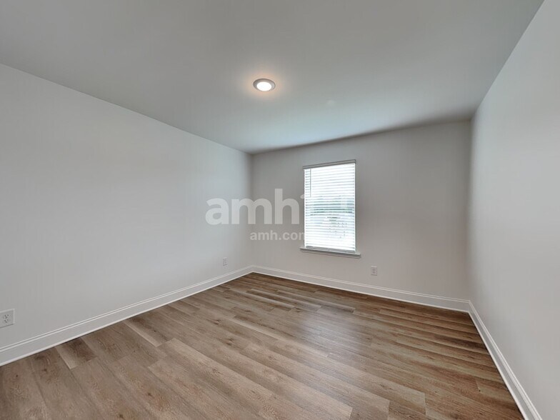 Building Photo - 1624 Soapstone Rd