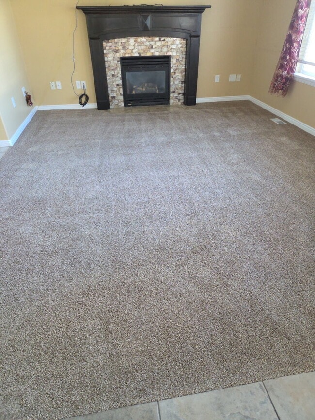 Building Photo - Stylish 3-Bedroom Home in Herriman!