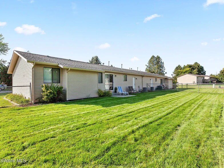 Building Photo - 9978 N Sunview Ln