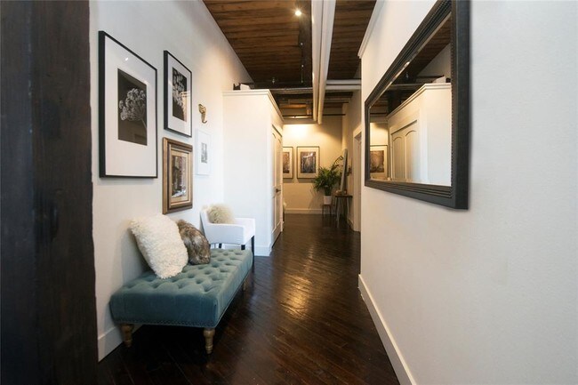 Building Photo - 806 Sampson St