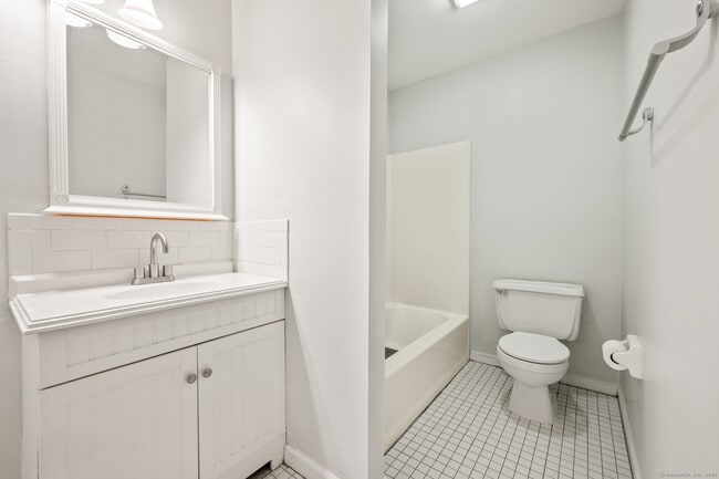 Building Photo - 250 Conestoga Way