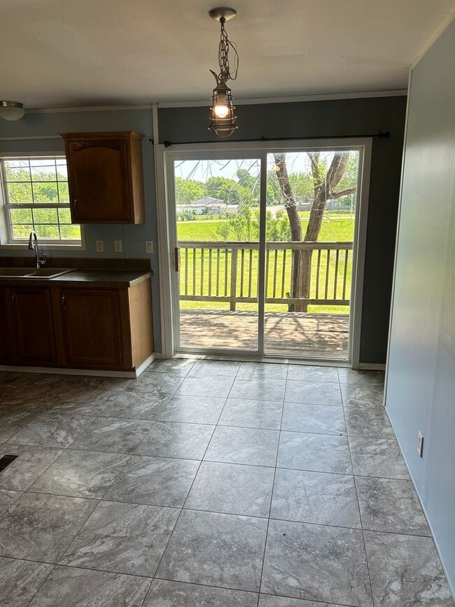 Building Photo - Spacious 4 Bedroom Home with Basement, Clo...