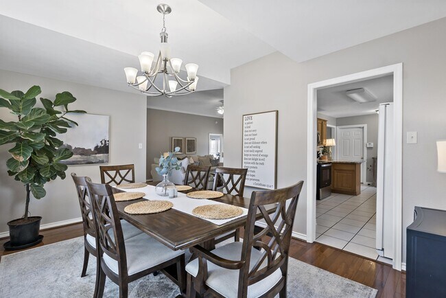 Building Photo - 1317 Baywood Ln