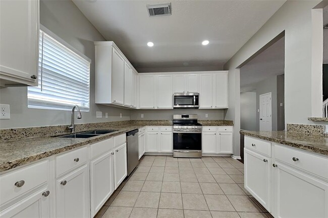 Building Photo - 8523 Discus Dr