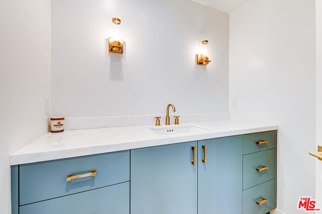 Building Photo - 12153 Palms Blvd