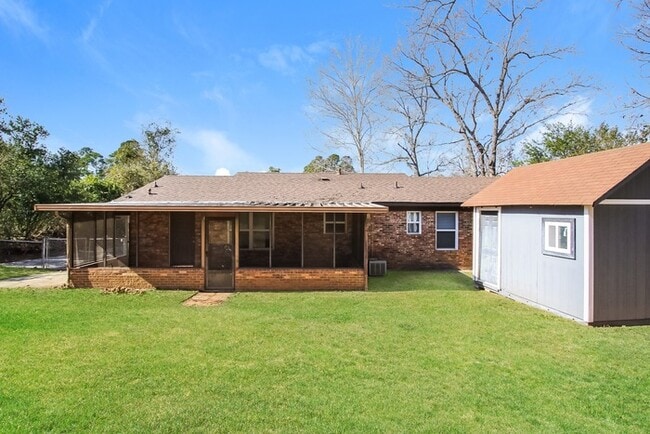 Building Photo - 3714 Fairington Dr
