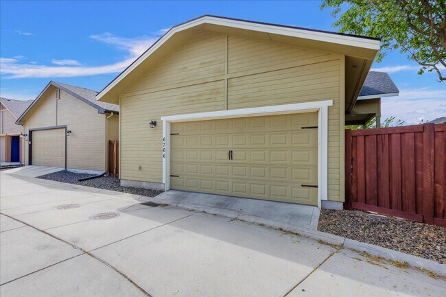 Building Photo - 3-Bedroom Craftsman-Style Home