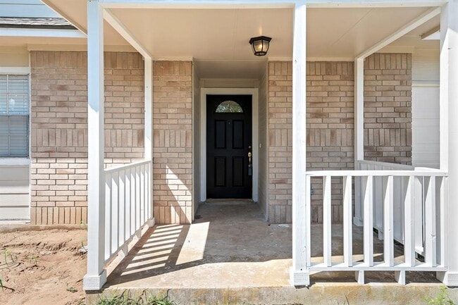 Building Photo - 1207 York Castle Dr