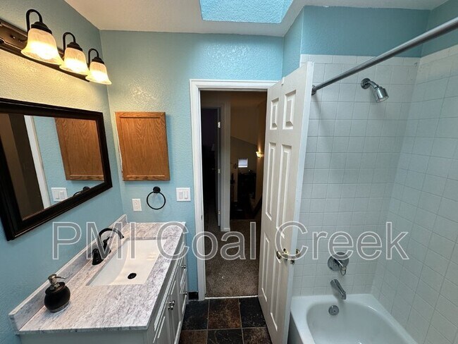Building Photo - 761 Owl Ct
