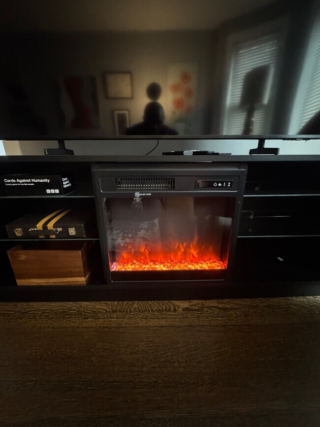 Building Photo - 1506 W Thome Ave