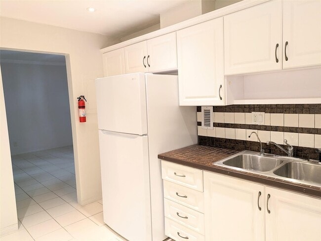 Building Photo - 4250 Galt Ocean Dr