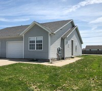 Building Photo - 1651 W Kole Dr