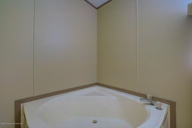 Building Photo - 14820 Aubrey Ave