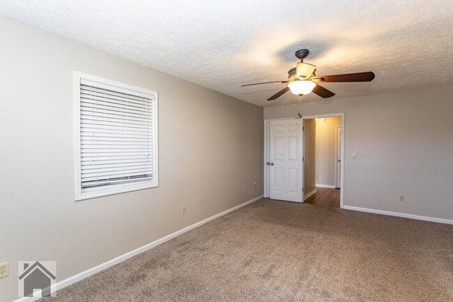 Building Photo - 105 Shara Dr