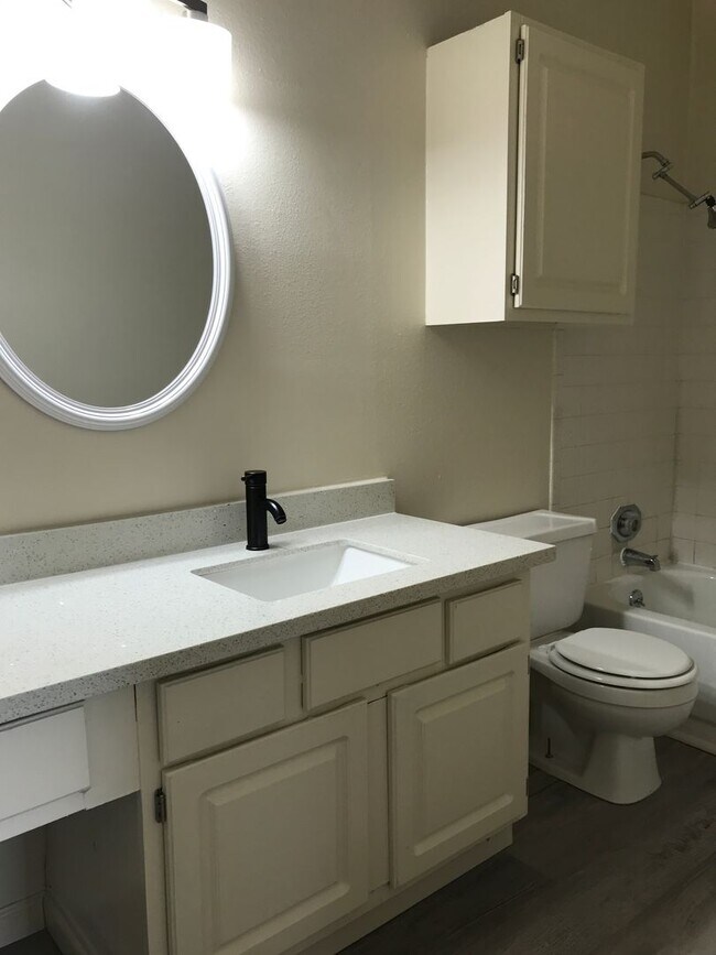 Building Photo - Great Location 2/2 BACKS TO NORTHEN WALNUT CREEK TRAIL