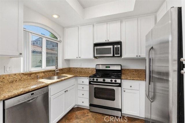 Building Photo - 30902 Club House Dr