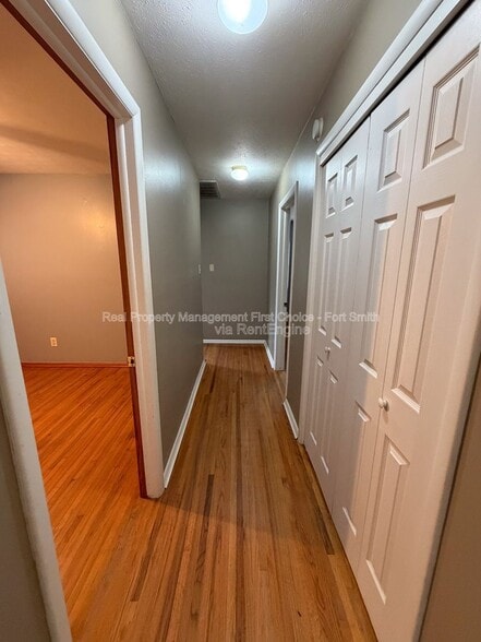 Building Photo - 1901 S 72nd St