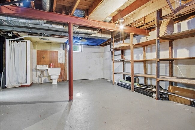 Building Photo - 21 Raleigh Rd