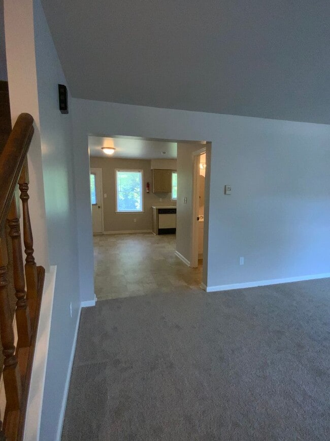 Building Photo - 2617 Northfield Dr