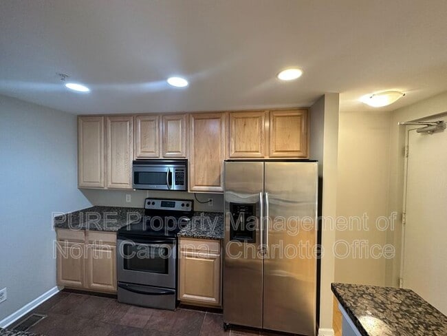 Building Photo - 3911 Picasso Court