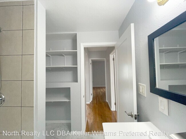 Building Photo - 2 br, 1 bath House - 3160 Kendall Street, ...