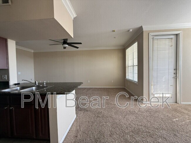 Building Photo - 7575 Kirby Dr