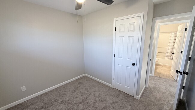 Building Photo - 2101 Cass Ave