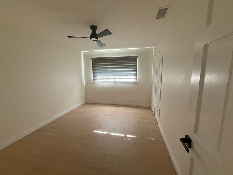 Building Photo - 11130 Canby Ave