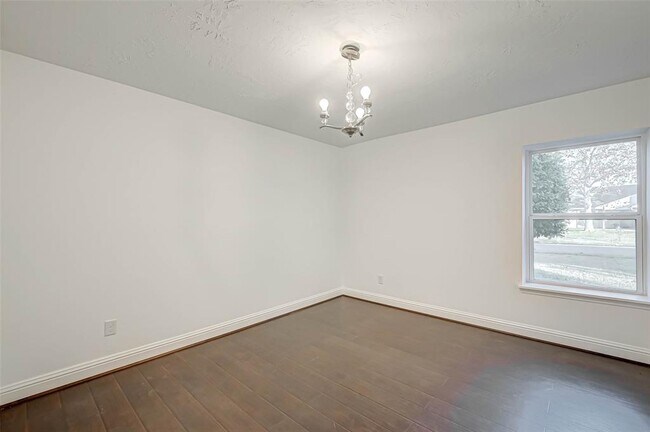 Building Photo - 520 E Castle Harbour Dr