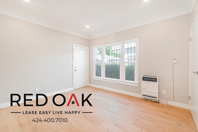 Building Photo - 1623 W 39th Pl