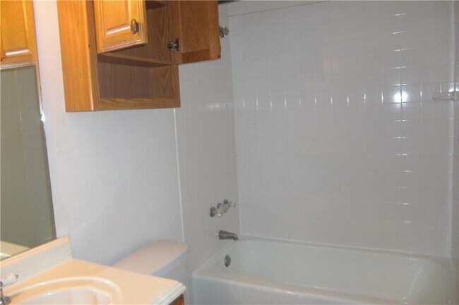 Building Photo - 208 Teron Dr