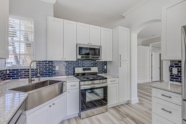 Building Photo - 146 Monterey Pointe Dr