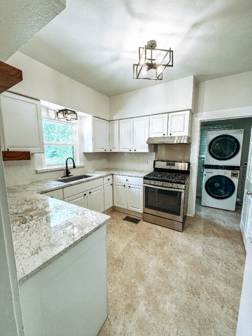 Building Photo - 309 N Dubellette St