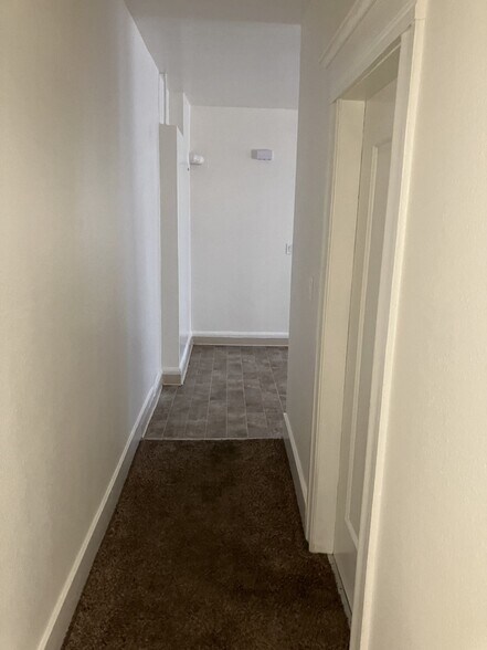 Building Photo - 2337 Waverly St