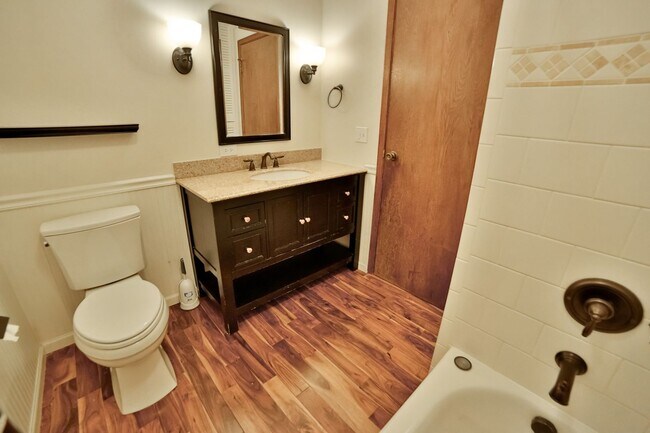 Building Photo - 330 Wilderness Dr