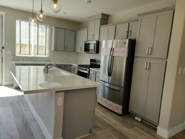 Building Photo - 232 Tuso Ranch Rd