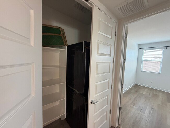 Building Photo - 36375 W Leonessa Ave