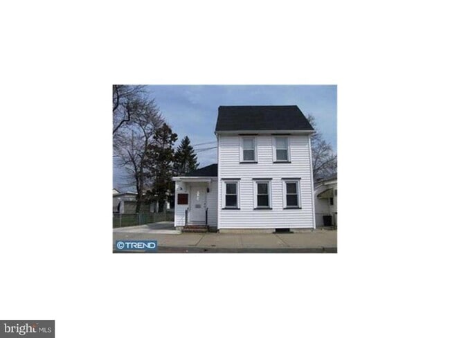 Primary Photo - 141 Bridgeboro St