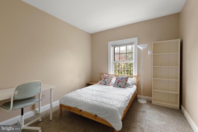 Building Photo - 1435 Bolton St