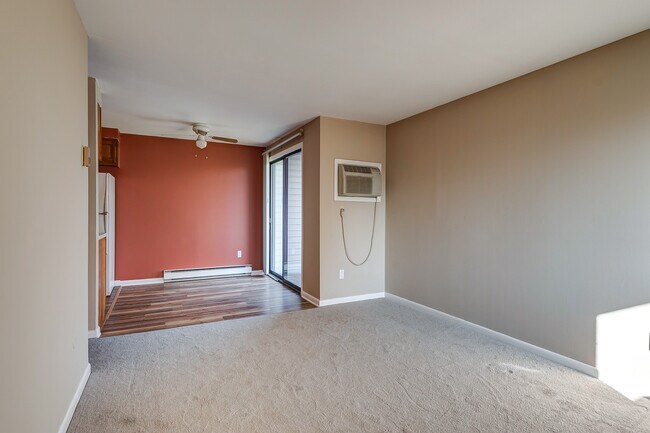 Building Photo - 383 Village Blvd N