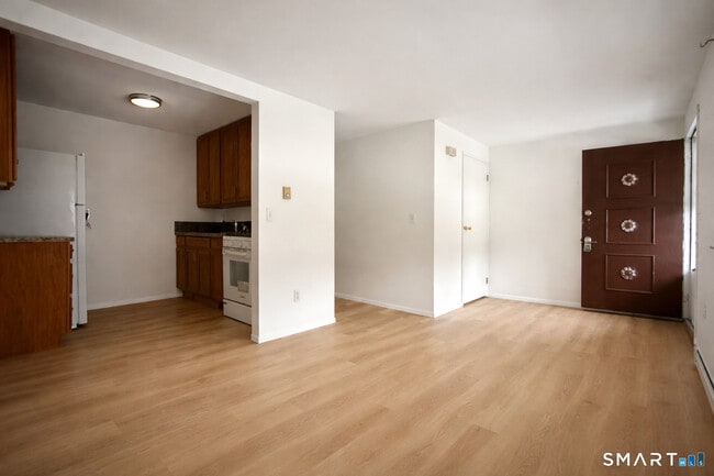 Building Photo - 1A Bostwick Arms