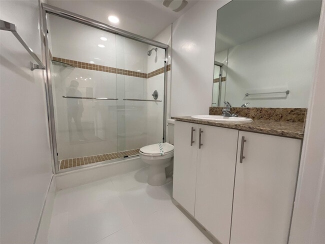 Building Photo - 9357 SW 77th Ave