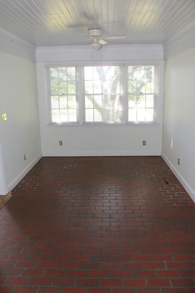 Building Photo - 122 Fort Rutledge Rd