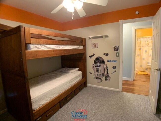 Building Photo - Spacious Niles Single Family