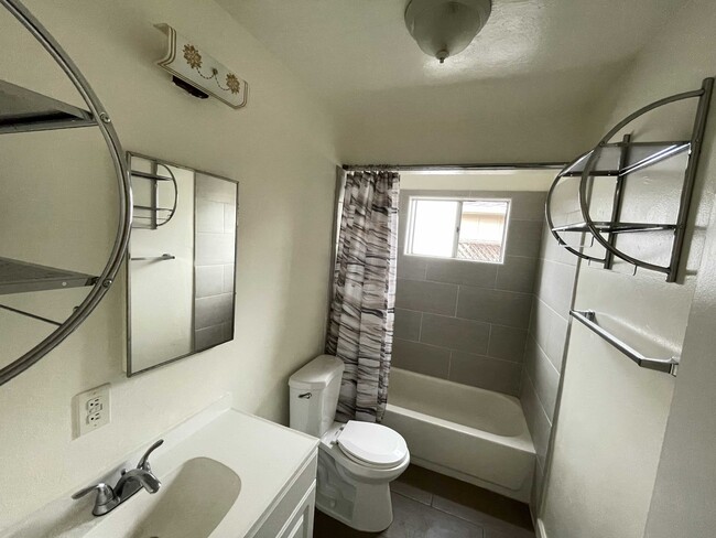Building Photo - 35459 Breton Dr