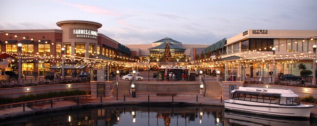 Building Photo - 3221 Climbing Gardens Ct